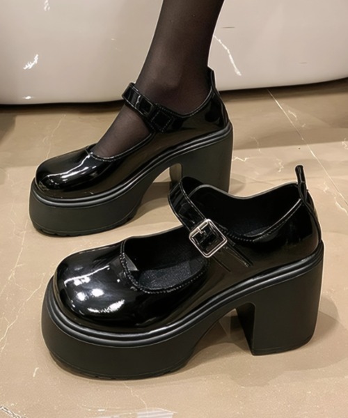 yuue' ( wear )(ユーイ)の「厚底タンクソールストラップパンプス(ローファー・レディース・ブラック/ブラック系その他・23.5cm/24.5cm)」の2枚目の写真