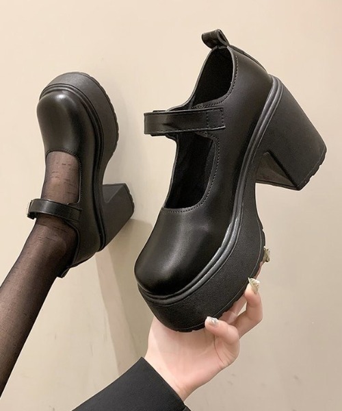 yuue' ( wear )(ユーイ)の「厚底タンクソールストラップパンプス(ローファー・レディース・ブラック/ブラック系その他・23.5cm/24.5cm)」の5枚目の写真