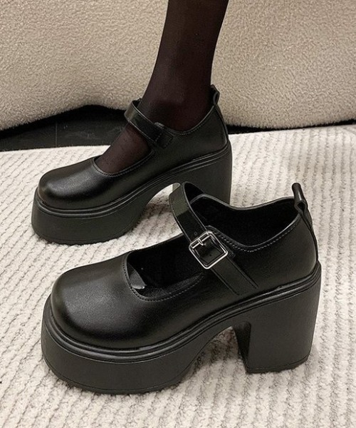 yuue' ( wear )(ユーイ)の「厚底タンクソールストラップパンプス(ローファー・レディース・ブラック/ブラック系その他・23.5cm/24.5cm)」の6枚目の写真