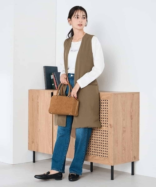 a.v.v(アーヴェヴェ)の「異素材切り替えロングジレ(ベスト・レディース・ブラック/モカ・39)」の8枚目の写真