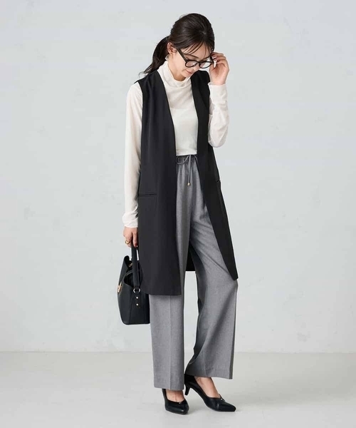 a.v.v(アーヴェヴェ)の「異素材切り替えロングジレ(ベスト・レディース・ブラック/モカ・39)」の16枚目の写真