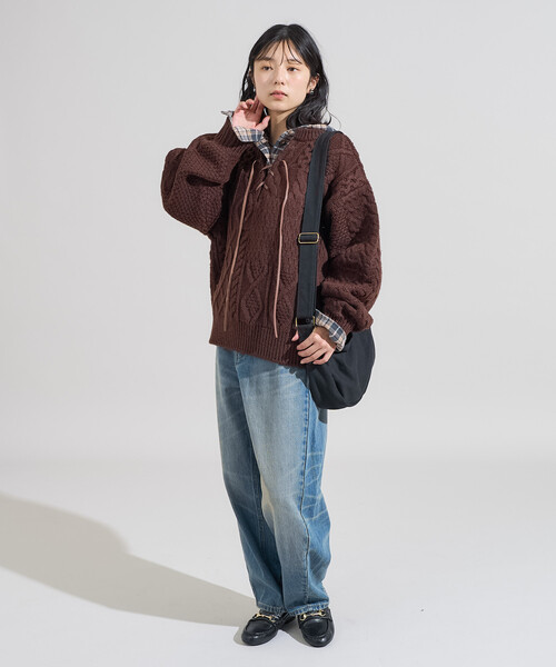 FREAK'S STORE（フリークスストア）の「2way リメイク風 ケーブル レースアップ ニットプルオーバー/バックリボン ビッグシルエットニット（ニット/セーター・レディース・ネイビー/ブラウン/オフホワイト・ﾌﾘ-）」の5枚目の写真