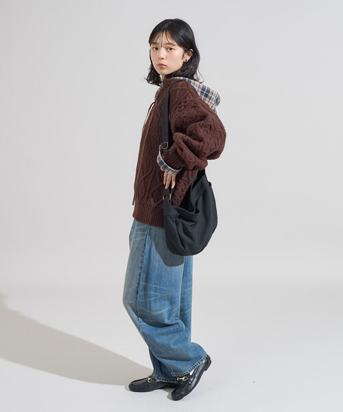 FREAK'S STORE（フリークスストア）の「2way リメイク風 ケーブル レースアップ ニットプルオーバー/バックリボン ビッグシルエットニット（ニット/セーター・レディース・ネイビー/ブラウン/オフホワイト・ﾌﾘ-）」の6枚目の写真