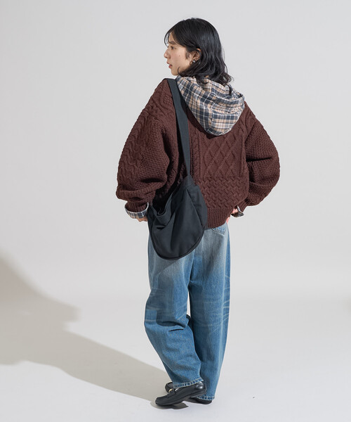 FREAK'S STORE（フリークスストア）の「2way リメイク風 ケーブル レースアップ ニットプルオーバー/バックリボン ビッグシルエットニット（ニット/セーター・レディース・ネイビー/ブラウン/オフホワイト・ﾌﾘ-）」の7枚目の写真