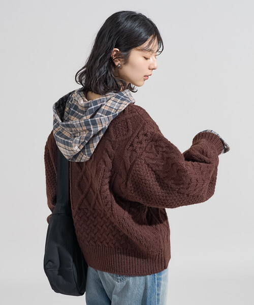 FREAK'S STORE（フリークスストア）の「2way リメイク風 ケーブル レースアップ ニットプルオーバー/バックリボン ビッグシルエットニット（ニット/セーター・レディース・ネイビー/ブラウン/オフホワイト・ﾌﾘ-）」の8枚目の写真