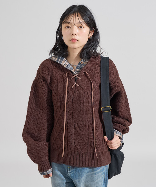 FREAK'S STORE（フリークスストア）の「2way リメイク風 ケーブル レースアップ ニットプルオーバー/バックリボン ビッグシルエットニット（ニット/セーター・レディース・ネイビー/ブラウン/オフホワイト・ﾌﾘ-）」の10枚目の写真
