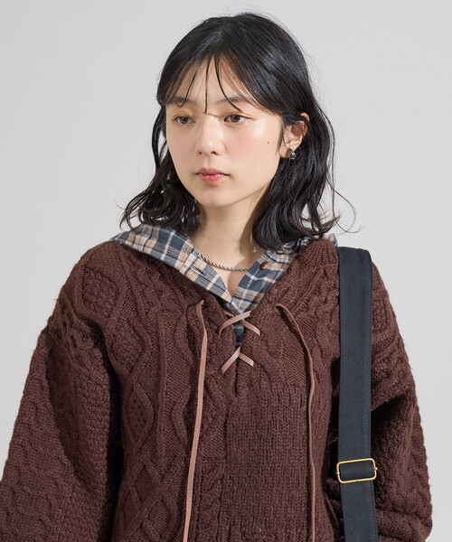 FREAK'S STORE（フリークスストア）の「2way リメイク風 ケーブル レースアップ ニットプルオーバー/バックリボン ビッグシルエットニット（ニット/セーター・レディース・ネイビー/ブラウン/オフホワイト・ﾌﾘ-）」の12枚目の写真