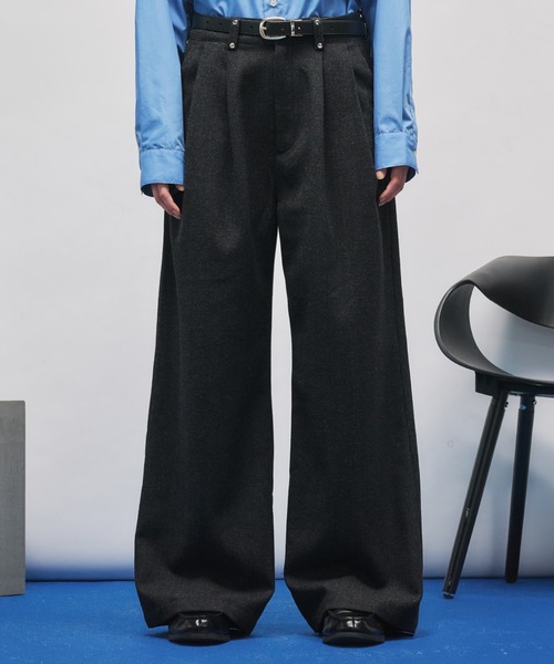 SELLE GLANT(セレグランテ)の「TWO-TUCK BAGGY DESIGN SLACKS/2タックバギーデザインスラックスパンツ【SET-UP着用可】(スラックス・メンズ・ブラック系/ブラック/グレー/ダークブラウン系/ブラック系1/ブラック系2・SMALL/MEDIUM/LARGE)」の3枚目の写真