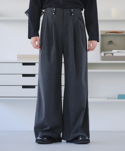SELLE GLANT(セレグランテ)の「TWO-TUCK BAGGY DESIGN SLACKS/2タックバギーデザインスラックスパンツ【SET-UP着用可】(スラックス・メンズ・ブラック系/ブラック/グレー/ダークブラウン系/ブラック系1/ブラック系2・SMALL/MEDIUM/LARGE)」の5枚目の写真