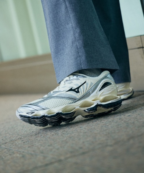 MIZUNO（ミズノ　）の「MIZUNO/ミズノ WAVE PROPHECY LS インフィニティウエーブ 3Dエアメッシュ スニーカー（スニーカー・メンズ・ホワイト系/ブラウン・28/27/26/25/24/23）」の4枚目の写真