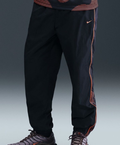 NIKE（ナイキ）の「NIKE M NSW TN PANT WOVEN / ナイキ NSW TN ウーヴン パンツ 【SP】（その他パンツ・メンズ・ブラック・M/S/XXL/XL/L）」の2枚目の写真
