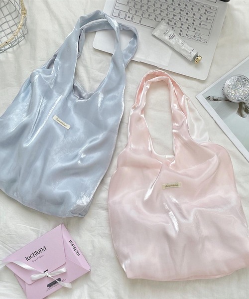 VIBGYOR(ヴィブジョー)の「Mignonjour/サテントートバッグ M2825(トートバッグ・レディース・グレー/ホワイト/ピンク/ブルー・FREE)」の4枚目の写真