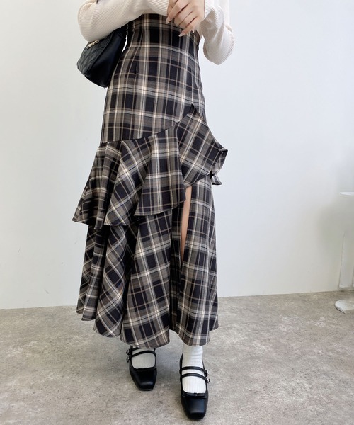 INGNI（イング）の「【WEB限定】チェック柄バックレースアップアシメスリットスカート（スカート・レディース・ブラウン系その他2/ブラック系・FREE）」の2枚目の写真