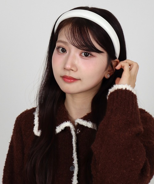 ammy.(エイミードット)の「【 ammy. / エイミードット 】 グロッシー クラシック フェイクレザー カチューシャ(カチューシャ・レディース・ホワイト/ブラウン/レッド/ブラック・FREE)」の6枚目の写真
