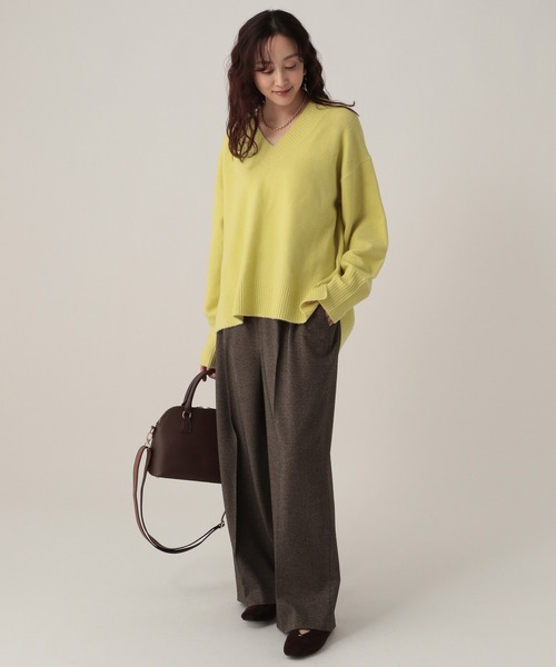 Elura(エルーラ)の「スフレVネックニット/612204(ニット/セーター・レディース・オフホワイト/ライトピンク/ライトイエロー/グレー/チャコールグレー/ブラウン・FREE)」の22枚目の写真