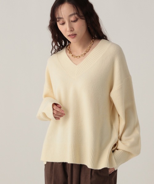 Elura(エルーラ)の「スフレVネックニット/612204(ニット/セーター・レディース・オフホワイト/ライトピンク/ライトイエロー/グレー/チャコールグレー/ブラウン・FREE)」の7枚目の写真
