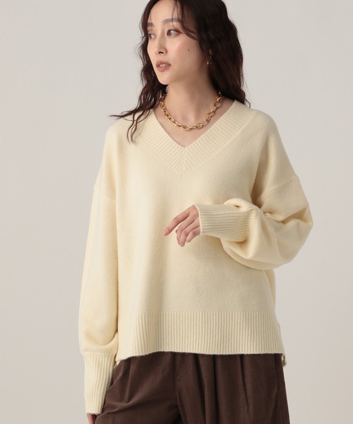 Elura(エルーラ)の「スフレVネックニット/612204(ニット/セーター・レディース・オフホワイト/ライトピンク/ライトイエロー/グレー/チャコールグレー/ブラウン・FREE)」の8枚目の写真