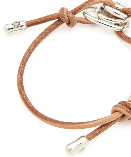 ETRE TOKYO（エトレトウキョウ）の「レザーコードバングル（バングル/リストバンド・レディース・ブラウン/ベージュ・FREE）」の13枚目の写真