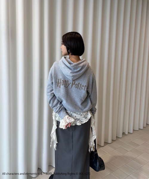 Ameri(アメリ)の「Harry Potter HEATHER HOODIE(パーカー・レディース・グレー・SMALL/MEDIUM)」の4枚目の写真