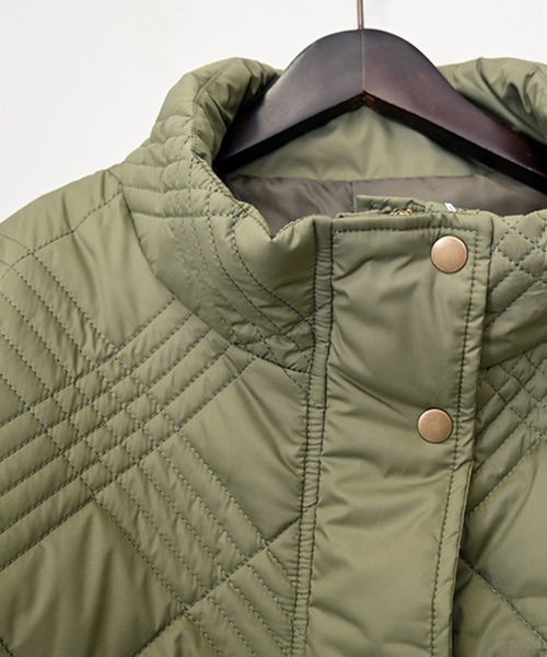 STYLEBLOCK（スタイルブロック）の「ソフトタフタキルティングポンチョ（ダウンジャケット/コート・レディース・アイボリー/ブラック/カーキ・M）」の9枚目の写真