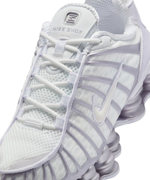 NIKE（ナイキ）の「NIKE WMNS SHOX TL AR3566-100（スニーカー）」 - WEAR