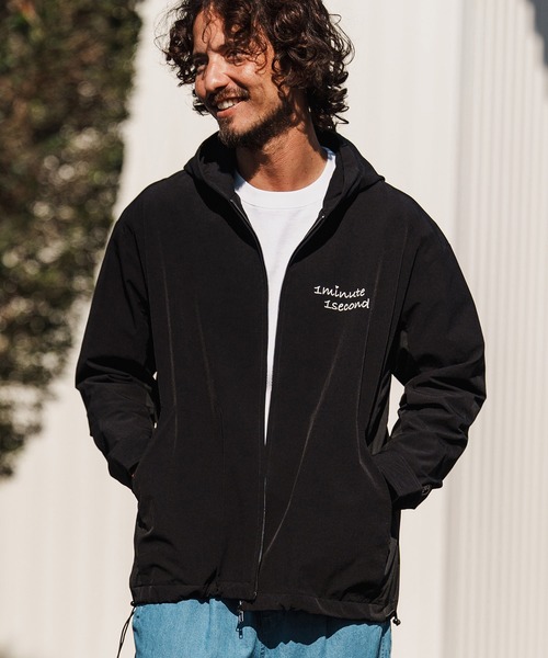 1minute 1second(ワンミニットワンセカンド)の「mpa4000-cursive embroidery nylon jersey hoodie パーカー(1M26H010)(パーカー・メンズ・ブラック/ネイビー/ホワイト・S/M/L/XL)」の2枚目の写真