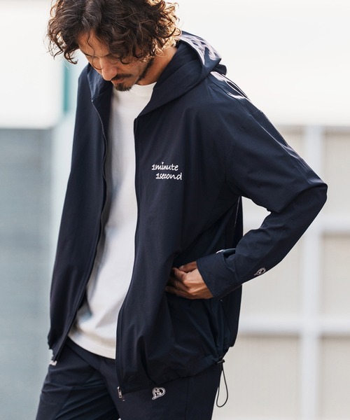 1minute 1second(ワンミニットワンセカンド)の「mpa4000-cursive embroidery nylon jersey hoodie パーカー(1M26H010)(パーカー・メンズ・ブラック/ネイビー/ホワイト・S/M/L/XL)」の10枚目の写真