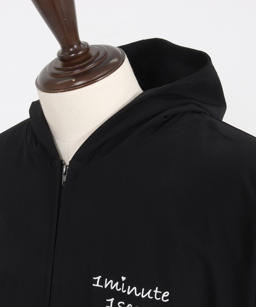1minute 1second(ワンミニットワンセカンド)の「mpa4000-cursive embroidery nylon jersey hoodie パーカー(1M26H010)(パーカー・メンズ・ブラック/ネイビー/ホワイト・S/M/L/XL)」の20枚目の写真