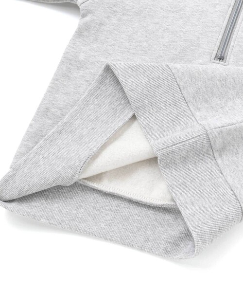 BeBe（ベベ）の「裏起毛チェック切り替えハーフジップトレーナー（スウェット・キッズ・イエロー/グレー・140cm/130cm/150cm/120cm/110cm）」の5枚目の写真