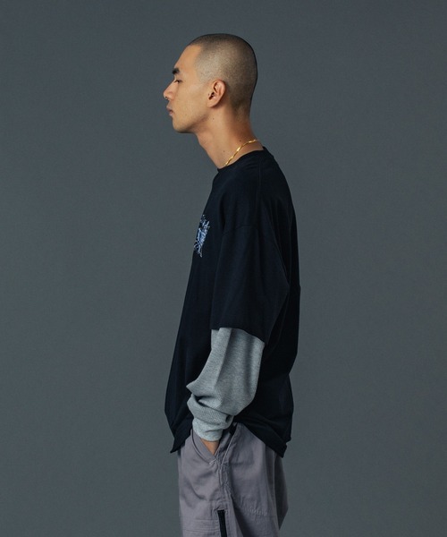 XLARGE(エクストララージ)の「LAYERED L/S TEE(Tシャツ/カットソー・メンズ・ブラック/ブラウン/グリーン・S/M/L/XL)」の4枚目の写真