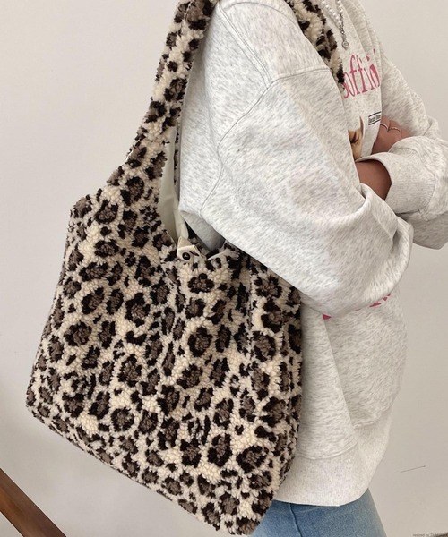 TONE SELECT GOODS（トーンセレクトグッズ）の「Liaa/大容量 もこもこ ボア トートバッグ A18727（トートバッグ・レディース・その他4/その他3/その他2/その他1・FREE）」の12枚目の写真