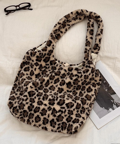 TONE SELECT GOODS（トーンセレクトグッズ）の「Liaa/大容量 もこもこ ボア トートバッグ A18727（トートバッグ・レディース・その他4/その他3/その他2/その他1・FREE）」の13枚目の写真