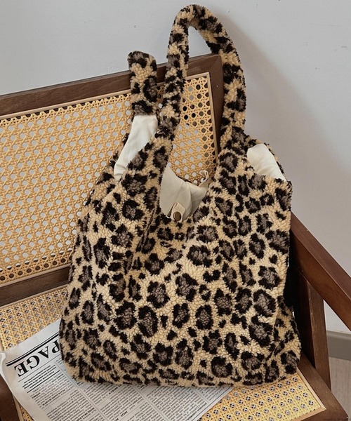 TONE SELECT GOODS（トーンセレクトグッズ）の「Liaa/大容量 もこもこ ボア トートバッグ A18727（トートバッグ・レディース・その他4/その他3/その他2/その他1・FREE）」の6枚目の写真