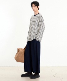 TNGT（ティーエヌジーティー）の「Yoyogi Pleats Wide-fit Pants (Navy) TNPA5F111N2（その他パンツ）」