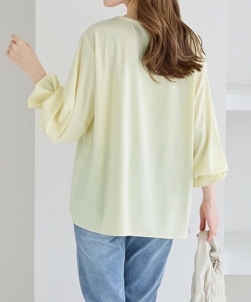 alotta(アロッタ)の「袖タックデザインプルオーバー(Tシャツ/カットソー・レディース・ホワイト/イエロー/ブラック/グレイッシュベージュ・M/L/LL/3L)」の8枚目の写真