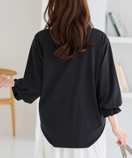 alotta(アロッタ)の「袖タックデザインプルオーバー(Tシャツ/カットソー・レディース・ホワイト/イエロー/ブラック/グレイッシュベージュ・M/L/LL/3L)」の14枚目の写真