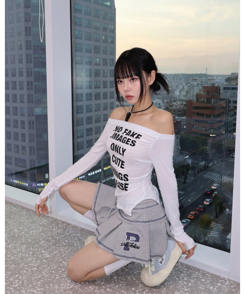 PLEASENOFOLLOW(プリーズノーフォロー)の「Kacy Lettering Long Off-Shoulder Top (White)(Tシャツ/カットソー・レディース・その他・FREE)」の2枚目の写真