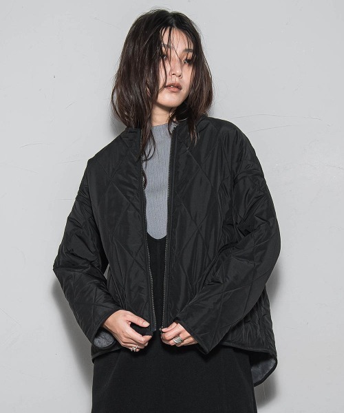 MAYSON GREY(メイソングレイ)の「キルティング×フェイクファーリバーシブルブルゾン(ブルゾン・レディース・ブラウン/チャコールグレー/オフホワイト・M)」の9枚目の写真