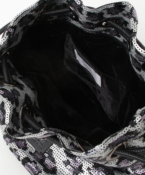 MASSIVE STORE(マッシブストア)の「【Swaraj/スワラージ】スパンコールレザーコンボ巾着BAG(ショルダーバッグ・メンズ・ゴールド/シルバー・FREE)」の5枚目の写真