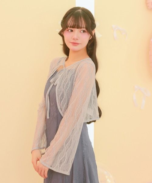 Retica(レティカ)の「ボレロ 結婚式 ショート丈 長袖 総レース シアー カーディガン 30代 お呼ばれ 二次会 パーティー(カーディガン/ボレロ・レディース・グレー/ブラック・M)」の4枚目の写真