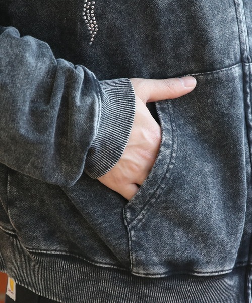 ８(eight)（エイト）の「製品加工ラインストーンジップパーカー（パーカー・メンズ・ブラック/ピンク・MEDIUM/LARGE）」の22枚目の写真