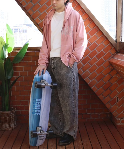 ８(eight)（エイト）の「製品加工ラインストーンジップパーカー（パーカー・メンズ・ブラック/ピンク・MEDIUM/LARGE）」の7枚目の写真