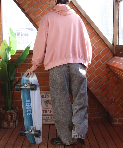 ８(eight)（エイト）の「製品加工ラインストーンジップパーカー（パーカー・メンズ・ブラック/ピンク・MEDIUM/LARGE）」の8枚目の写真