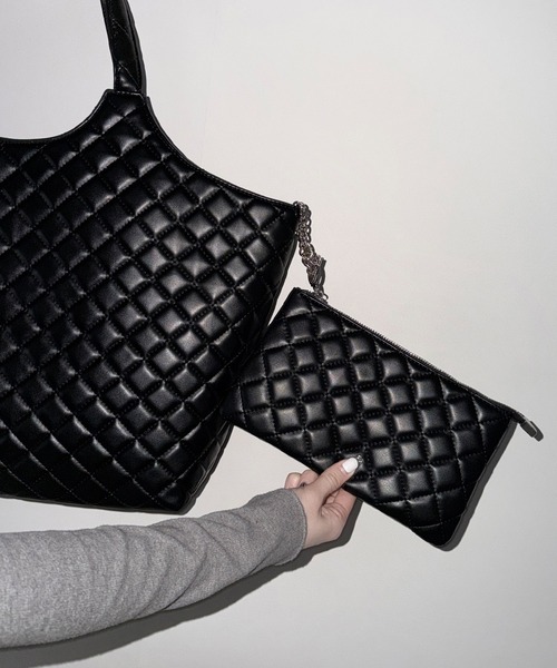me+em select(ミームセレクト)の「【 A4収納可 】フェイクレザーキルティングトートバッグ / fake leather quilted tote bag(トートバッグ・レディース・ブラック/アイボリー・FREE)」の9枚目の写真