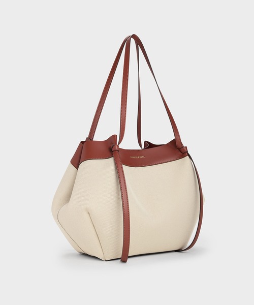 CHARLES & KEITH(チャールズ & キース)の「Calla カルラ キャンバストートバッグ(トートバッグ・レディース・レンガ・XL)」の6枚目の写真