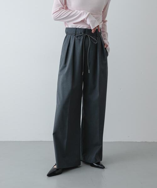 SENSE OF PLACE by URBAN RESEARCH(センスオブプレイスバイアーバンリサーチ)の「コードベルトスラックス(スラックス・レディース・チャコールグレー/カーキ/ベージュ・MEDIUM/SMALL)」の2枚目の写真