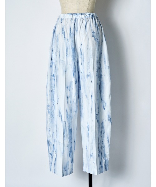 RUMCHE(ラムシェ)の「"Cloud" Trousers / クラウドパンツ(スラックス・レディース・ホワイト系その他・MEDIUM/SMALL)」の4枚目の写真