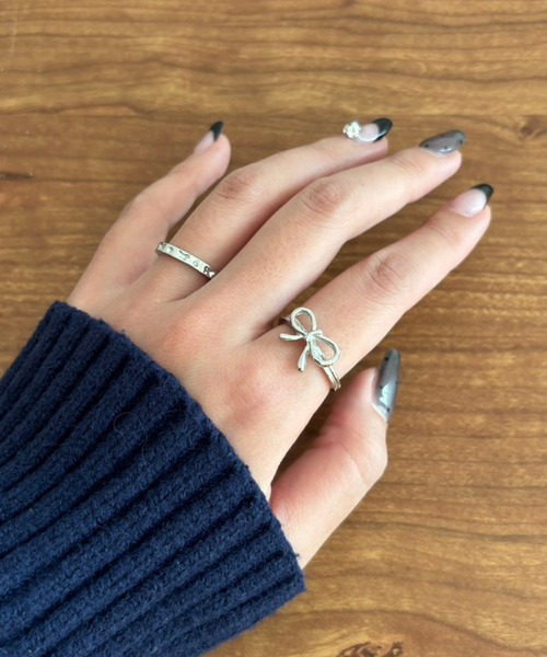 kutir（クティール）の「kutirlune／2SETリボンリング（リング・レディース・シルバー・FREE）」の4枚目の写真