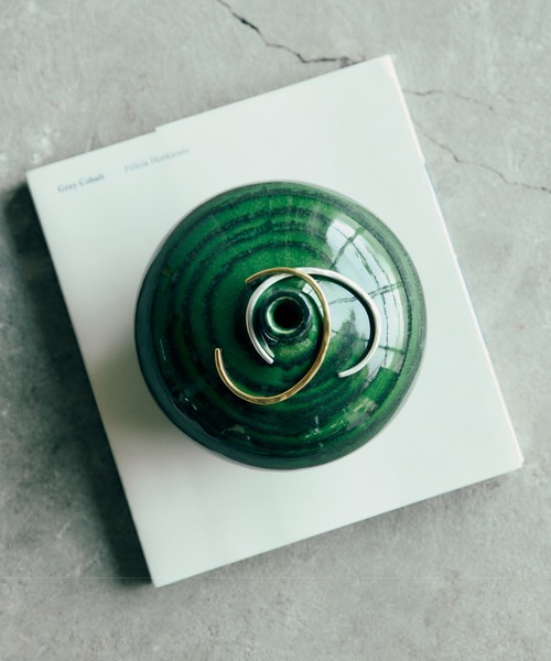 TEN.(テン)の「【新作】18KGP トレイルバングル(ブレスレット・レディース・ゴールド・FREE)」の2枚目の写真