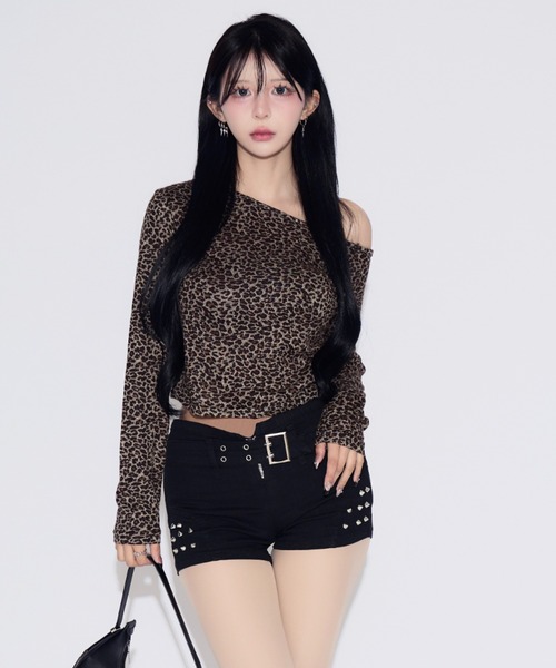tinkerend（ティンカーエンド）の「Leopard One-shoulder Tops / レオパードワンショルダートップス（シャツ/ブラウス・レディース・ブラック/ブラウン・FREE）」の2枚目の写真